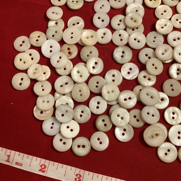 Motherpearl sewing buttons lot 2 holes more or less 1/2 inch - Picture 7 of 9